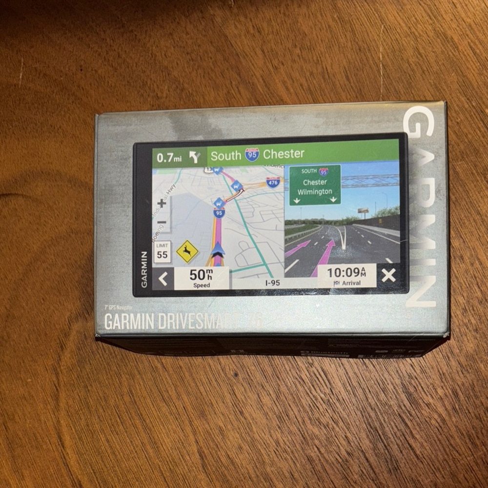 Garmin Black GPS Navigator with Advanced Features